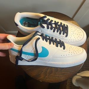 Mens court vision low